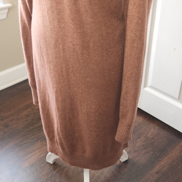 VINCE WOMENS SWEATER/ TUNIC/ DRESS 70% WOOL 30% CASHMERE SIZE SP DARK PINK COLOR - Picture 4 of 14